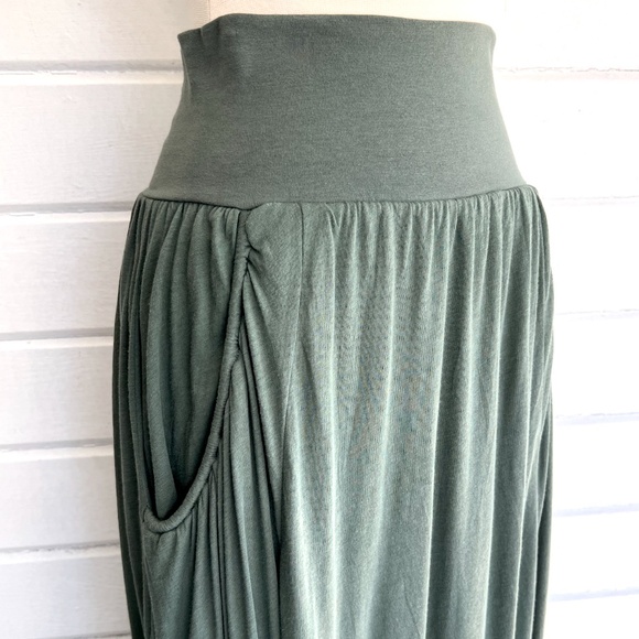GARNET HILL Favorite Knit Maxi Skirt in Sage -  S - Picture 4 of 12